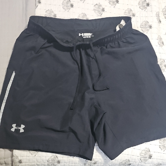 Under Armour Other - Under Armour Black & Silver Shorts Heatgear W/ Liner Shorts And Zippered Pocket